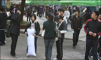 20111124-Wiki C schools Shenzhen_middle_school.jpg